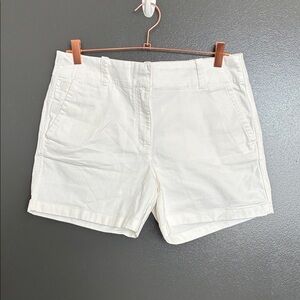 NWOT Vineyard Vines White Flat front Shorts Sz 6
